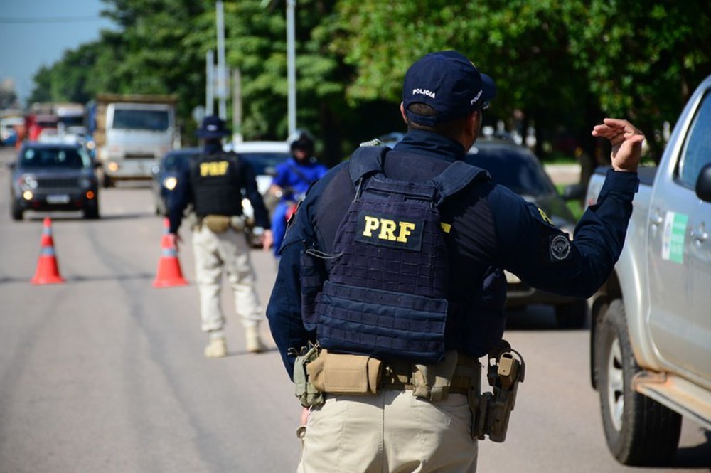 Polícia Rodoviária Federal dá cumprimento a 4 mandados de prisão em Rondônia
