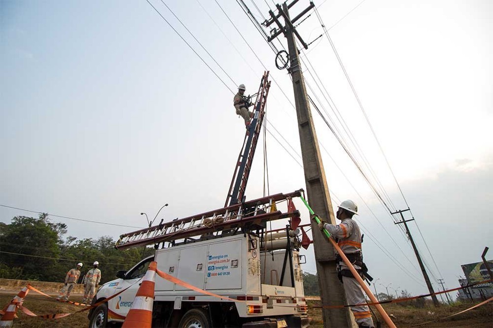Obras na rede elétrica exigem desligamento programado para garantir segurança e melhorias