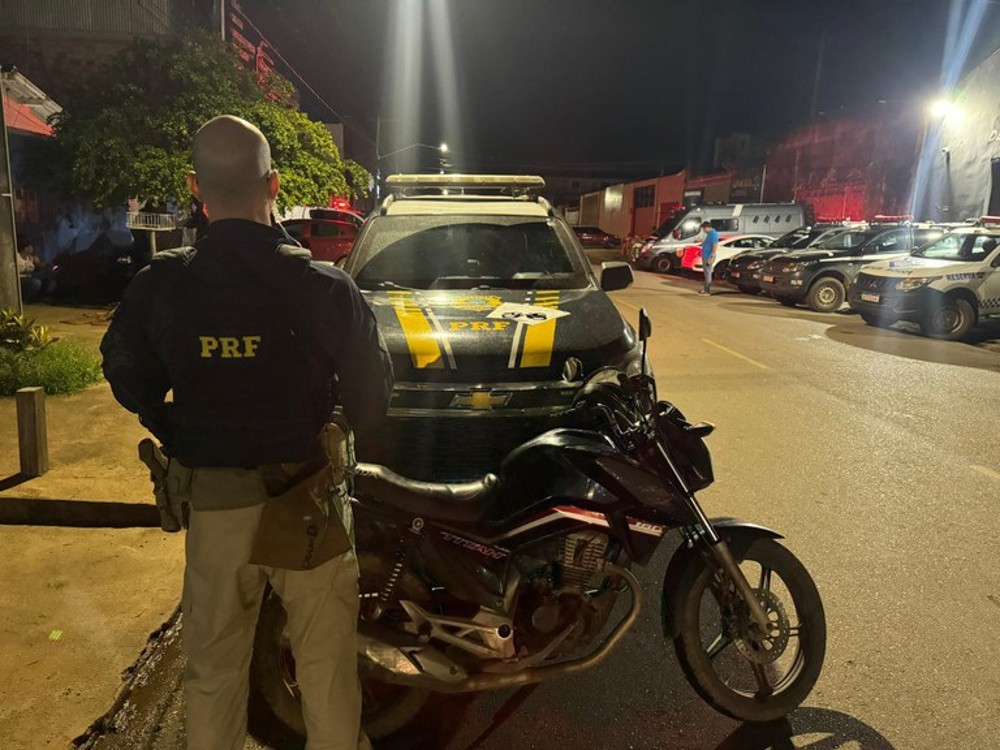 PRF prende homem em Porto Velho, com moto adulterada e 2 mandados de prisão