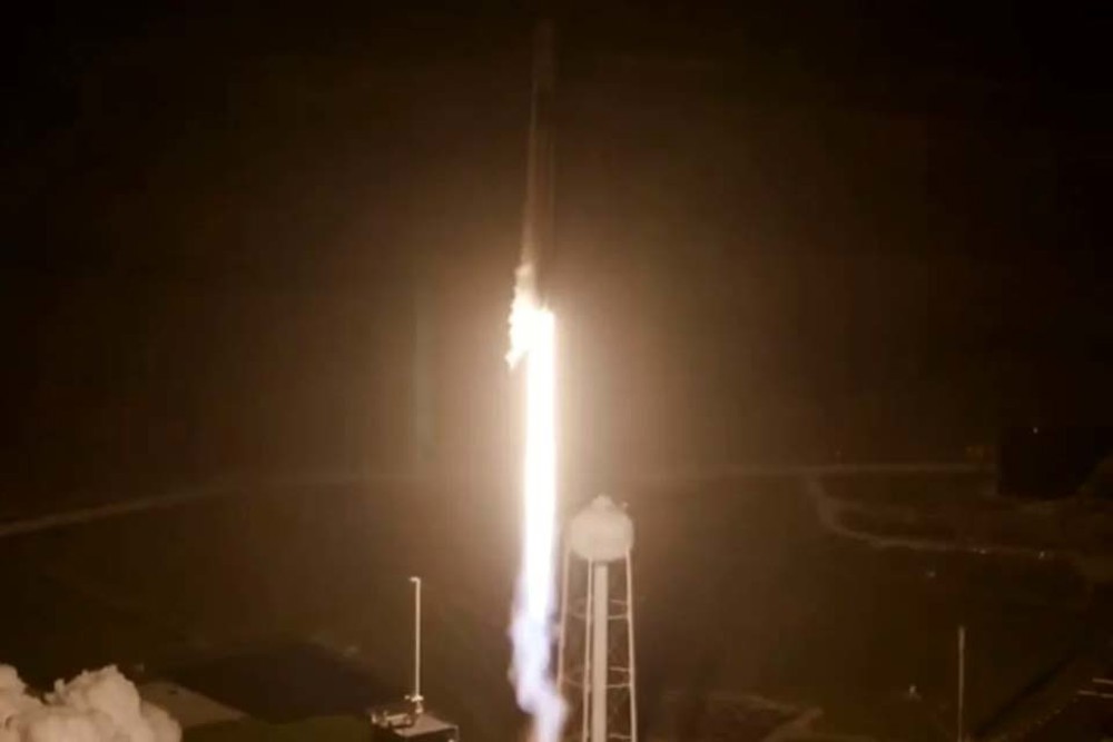 Com quatro tripulantes, SpaceX e Nasa lançam 8ª missão comercial para estação espacial