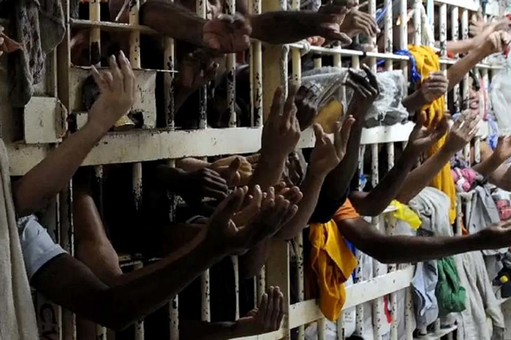 Gangue invade prisão e liberta quase todos os detentos no Haiti