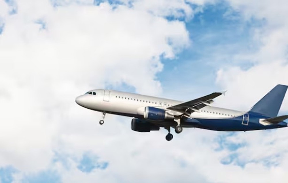 Passageiro morre em voo e avião precisa fazer pouso de emergência