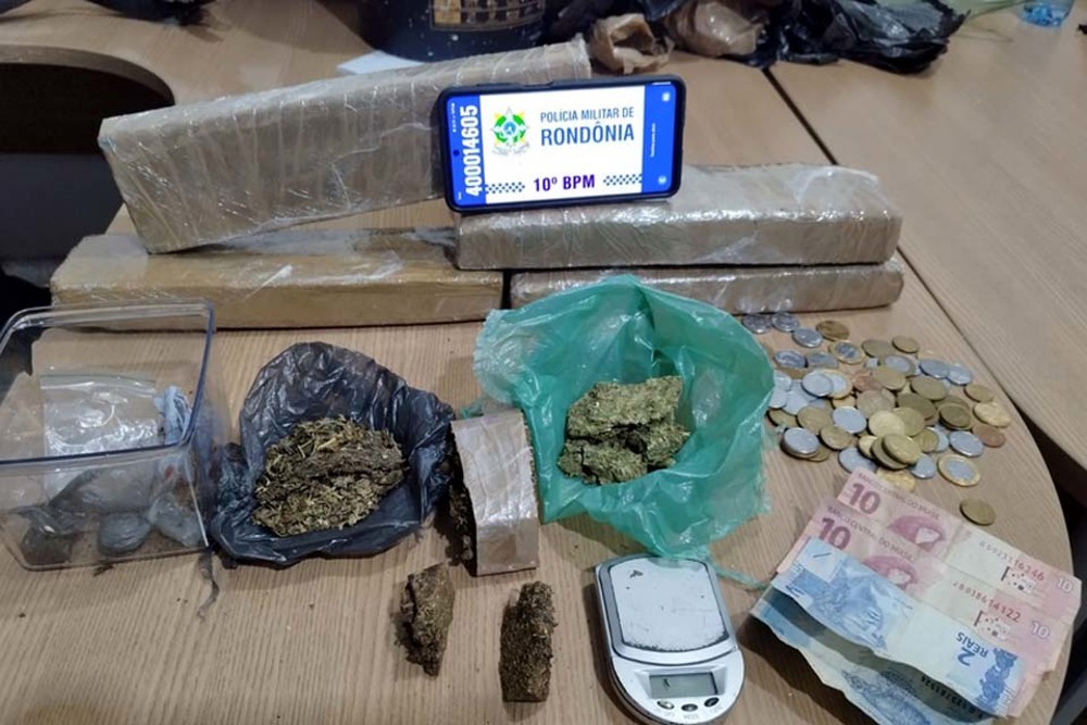 Polícia apreende 3.8 kg de drogas e conduz quatro pessoas a Unisp