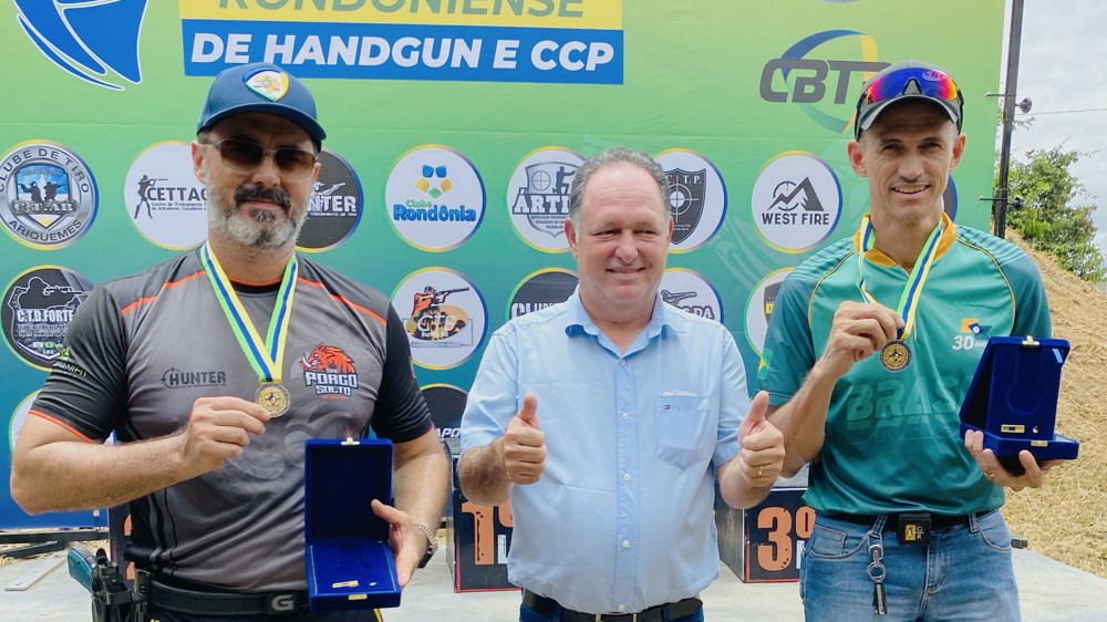 Pioneiros do tiro esportivo de Rondônia recebem Medalha do Mérito Legislativo