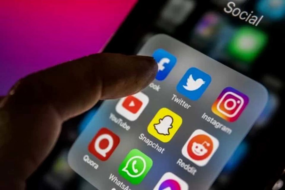 Governo da Flórida proíbe uso de redes sociais para menores de 14 anos