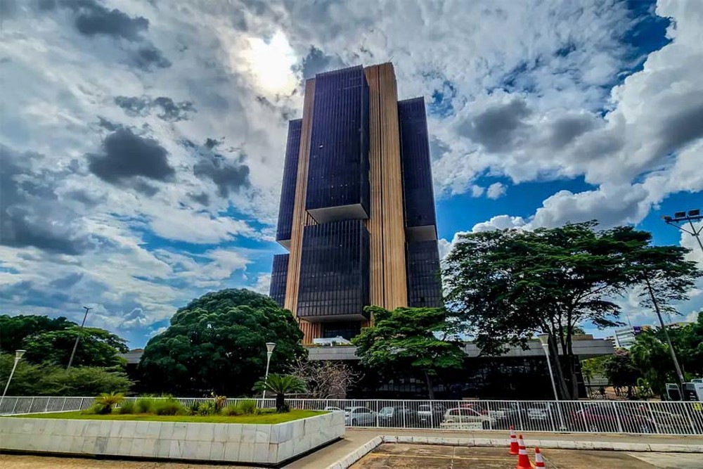 Brasileiros ainda não sacaram R$ 7,79 bi de valores a receber, diz Banco Central