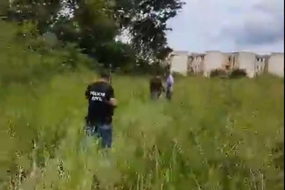 Homicídios fazem buscas por corpo de adolescente decapitado em matagal
