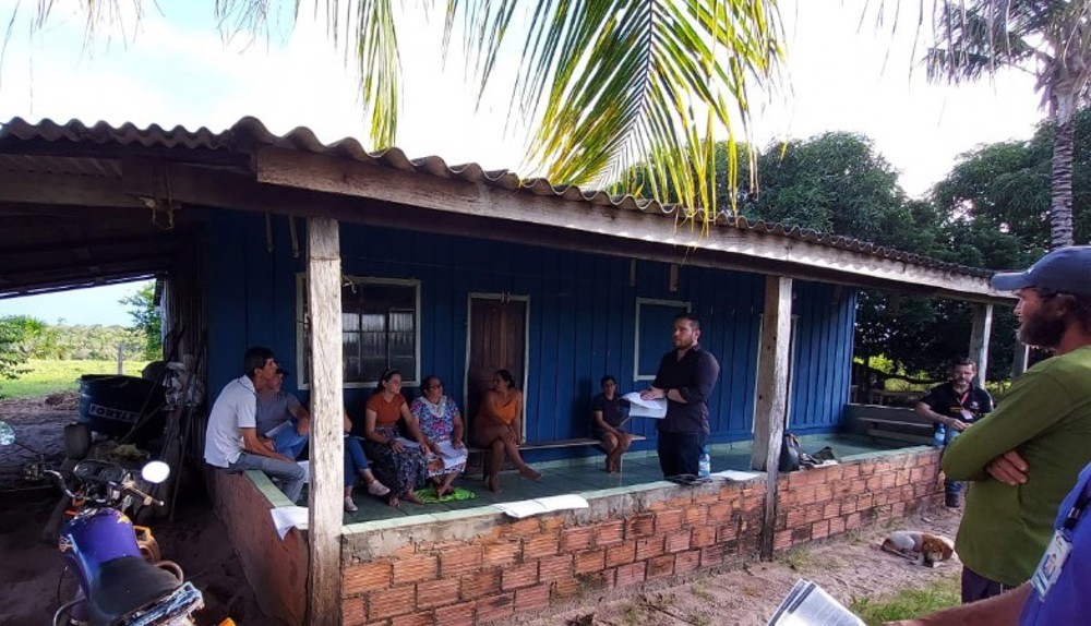 MPRO discute transporte escolar com moradores da Linha Estrada Velha do Calcário, em Pimenta Bueno