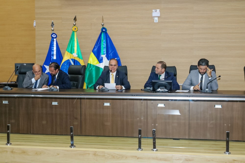 Aprovados R$ 30,5 milhões em crédito suplementar para investimento no DER
