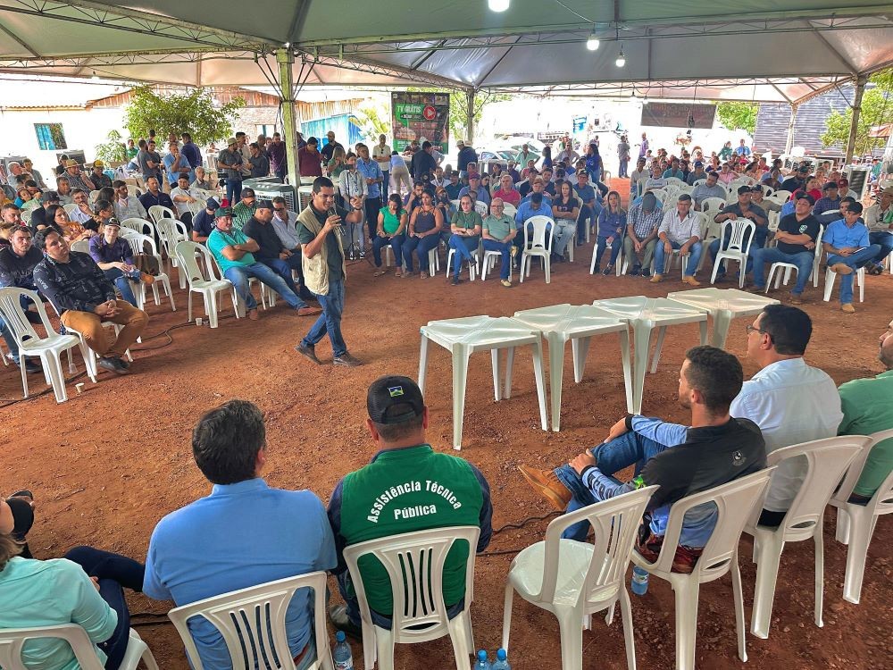 Deputado Cássio Gois participa do início da colheita do café de Rondônia