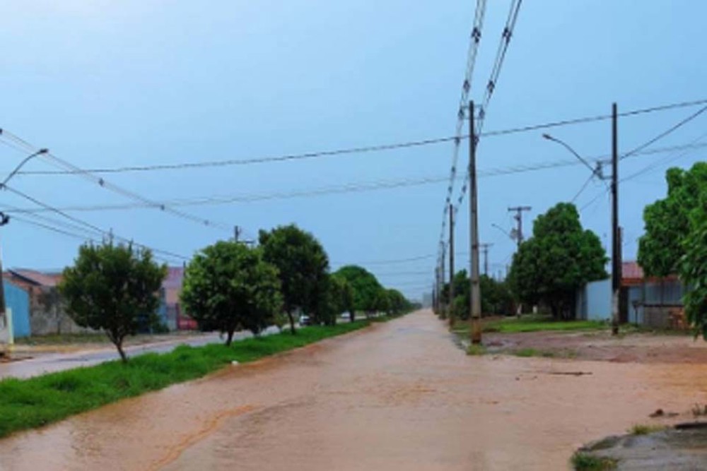 Após temporal vias do município de Vilhena ficam alagadas e intransitáveis