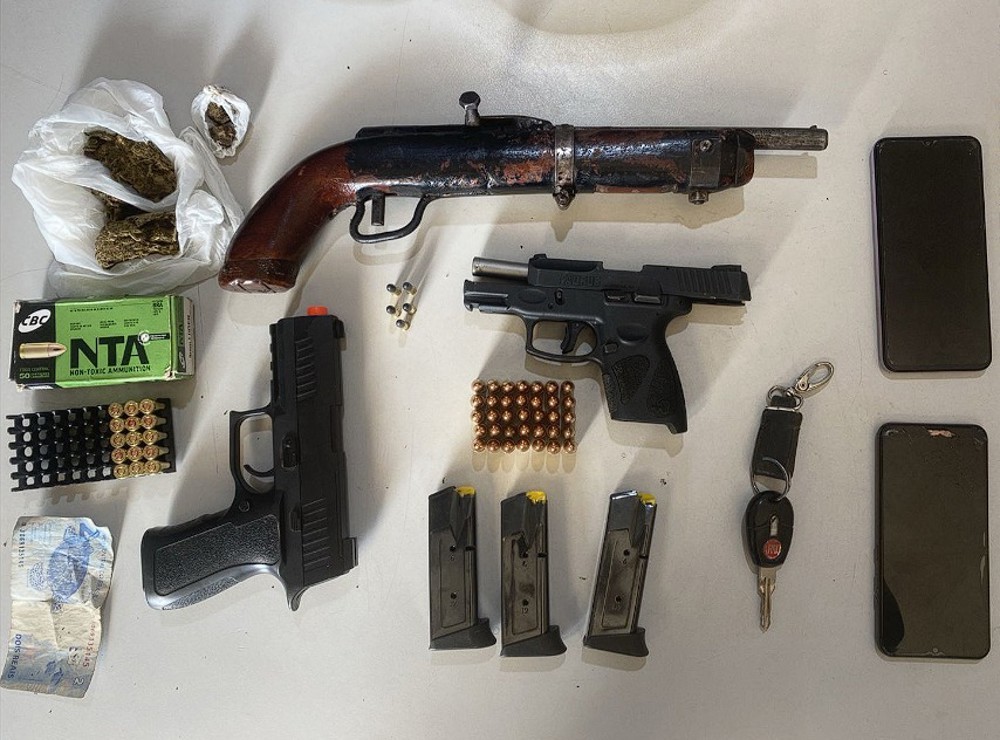 Operação da PM e PC em Vilhena prende integrante de grupo criminoso, apreende armas e munições