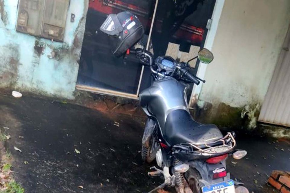 Motocicleta furtada por menor em Vale do Anari é recuperada em Jaru