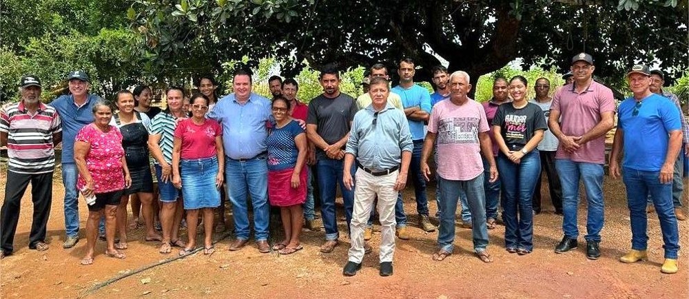 Deputado Luís do Hospital visita associações rurais em Theobroma