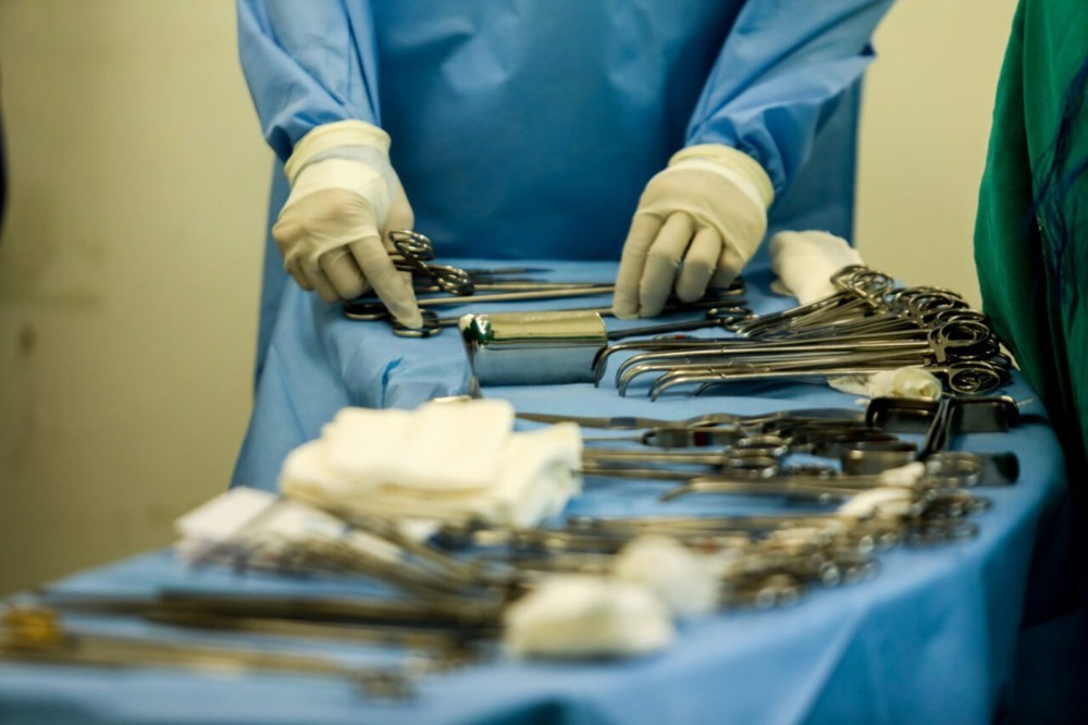 Requerimento de Cláudia de Jesus questiona disponibilidade de ortopedistas especializados em mãos