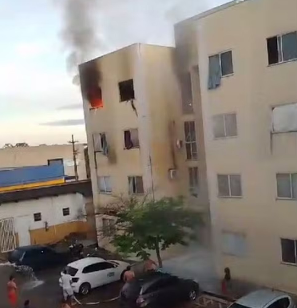 Uma semana depois de gás de cozinha explodir em apartamento, 15 famílias seguem fora de casa