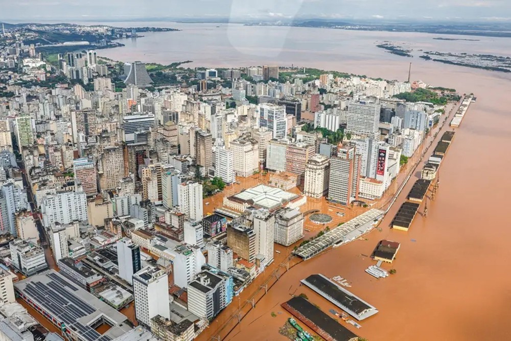 Bairro de Porto Alegre terá de ser evacuado após dique transbordar